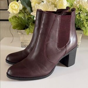 Giani Bernini Wine Burgundy Leather Chelsea Block Heel Booties